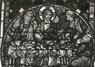 Erfurt. Barfüßerkirche. Chor. Farbige Glasfenster (nach der Restaurierung 1960). Ostfenster, Mittelbahn, Zeile 12: Gastmahl im Hause Simon mit der Fusswaschung und Salbung Christi durch Magdalena. Ausschnitt: obere Hälfte des Medaillons (spätromanisch)