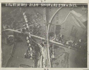 Kreuzung der Bahnstrecke Dachau - München mit der Straße Dachau - Oberschleißheim (1000 m)