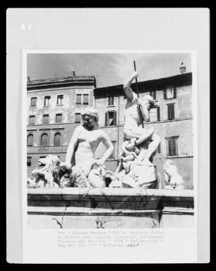 Fontana del Nettuno & ehemals Fontana dei Calderari — Meereswesen, Nereiden und Putti