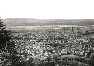 Freiburg, Stadtansicht : Freiburg. Stadtansicht von Südosten gegen den Kaiserstuhl