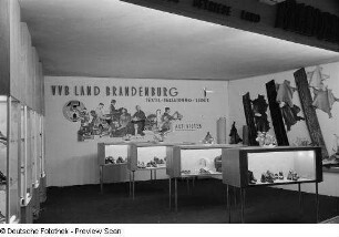 Ausstellungsstand des VVB Land Brandenburg Textil - Bekleidung - Leder