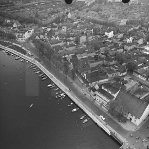 Häuser am "Alten Strom" in Rostock-Warnemünde : Blickrichtung Südwesten