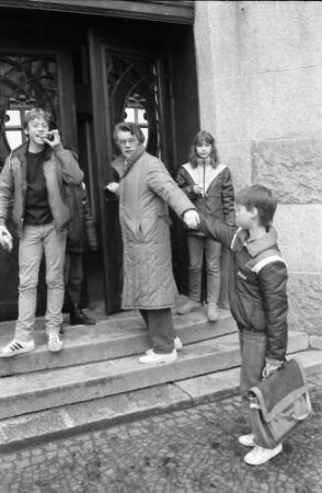 Freiburg: Kepler-Gymnasium; Erster Schulgang eines neuen Schülers ins Kepler-Gymnasium