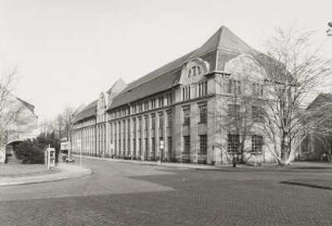 Hauptbau (Eschebach Küchenmöbel; Haus 1 und 2)
