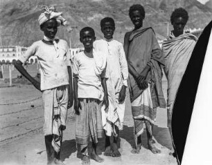 Junge Somali : Fünf junge Somali.