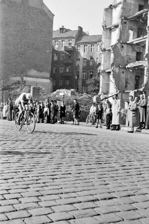 Berlin. Max-Knaack-Eröffnungs-Radrennen am 16.10.1949