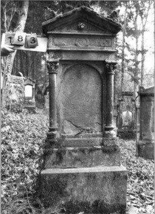 Grabstein 183 (neu: 693)