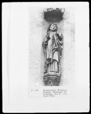 Der Gekreuzigte mit Heiligen — Der heilige Johannes Evangelist