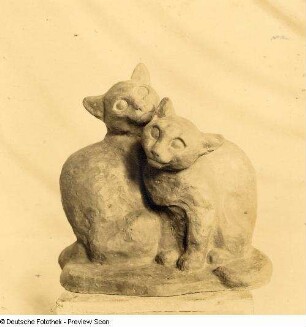 Albumseite : Etha Richter. Plastik. Ursula Richter. Werkstätte für Lichtbildkunst (Winckelmannstraße 29 II, Dresden-A. 24, Fernruf 41496)