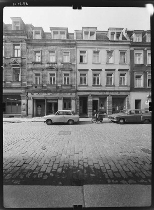 Pirna-Altstadt, Schmiedestraße 29/30.Wohnhäuser mit Läden (um 1890). Straßenfront