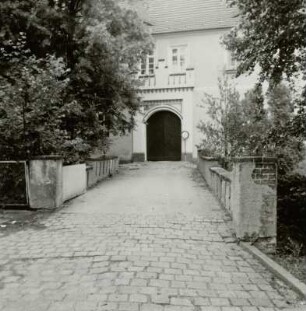 Spremberg. Schloß : Spremberg. Schloß (ab 1290, um 1690/1700 und nach 1738 umgebaut). Tor im West-Flügel