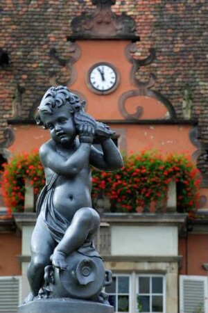 Frankreich. Alsace. Bas Rhin. Barr. Brunnenfigur