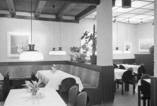 Neueröffnung des Restaurants "Grappa Nera" mit Kellerlokal "Cantina" in der Sophienstraße Ecke Hirschstraße
