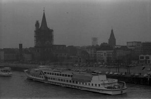 Köln-Deutz: als Hotel; Schiff Europa am Anlegeplatz
