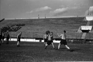 Tag des rumänischen Sports: Medizinballspiel