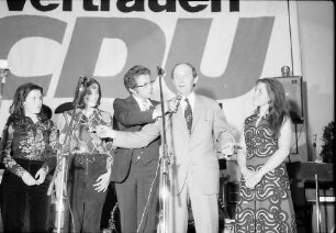 Freiburg: Paulussaal; CDU Wahlhitparade mit Filbingers, mit Dieter Thomas Heck, von unten