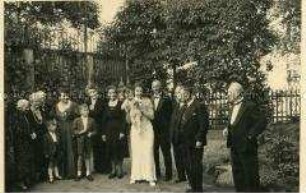 Tauf-Gesellschaft im Hof