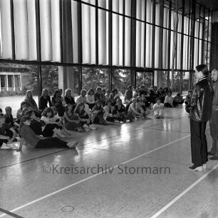 Kreissportverband Stormarn e.V.: Stormarnhalle: "Fünfte Stormarner Beat- und Folklore-Tage": Fortbildungslehrgang von Übungsleiterinnen oder angehenden Übungsleitern