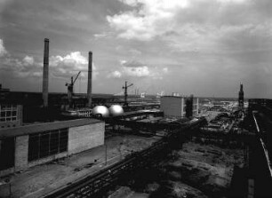 Teilansicht der Baustelle des volkseigenen Betriebes Gaskombinat Schwarze Pumpe : Zweite Aufbauphase des Gaskombinats Schwarze Pumpe