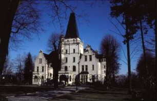 Herrenhaus: Ansicht von Westen: Eingangsfassade