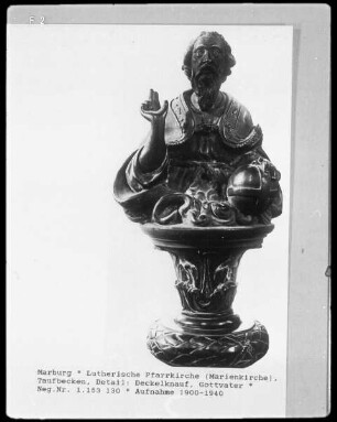 Taufbeckenbekrönung mit segnender Gottvater-Figur