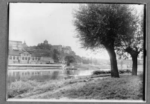 Über der Saale ruht Schloss Bernburg