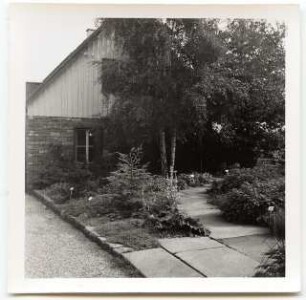 Deutsche Gartenschau 1950 auf dem Killesberg, Stuttgart: Haus mit Plattenweg