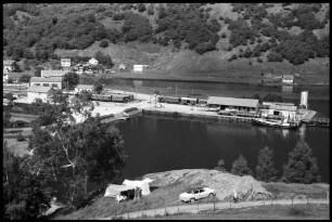 Flåm: Bahnhof Flåm und Campingzelt