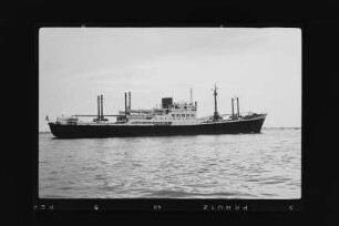 Bayernstein (1955), Passagier- und Frachtschiff, HAPAG, Hamburg, Bau-Nr. 839
