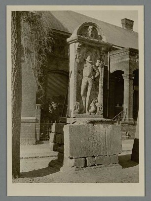 Legde. Priegnitz. Brandenburg. Quitzow-Denkmal - Sandsteinrelief für den 1593 im Dorf erschlagenen Dietrich von Quitzow