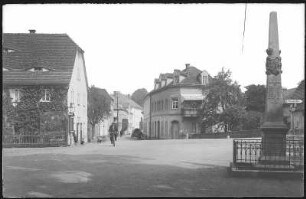 Bad Gottleuba-Berggießhübel. Hauptstraße, Postmeilensäule : Bad Gottleuba-Berggießhübel. Hauptstraße, Postmeilensäule