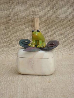 Holzdose ( Hell -Weiß ) Frosch auf Blatt