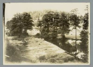 An der Rentzschmühle vor Plauen : Blick über die Weiße Elster zur Rentzschmühle