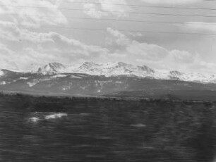 Hangerman Pass : Blick auf den Hagerman Pass in den Rocky Mountains vom Tal aus gesehen
