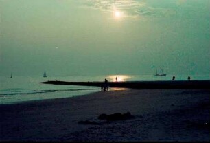 Norderney: Strand bei Ebbe, mit Sonnenuntergang