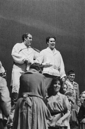 Szenenbilder aus "Der Revisor" von Werner Egk. Staatsoper Berlin, 23.12.1957