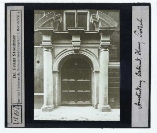 Amsterdam, Oost-Indisch Huis : Portal
