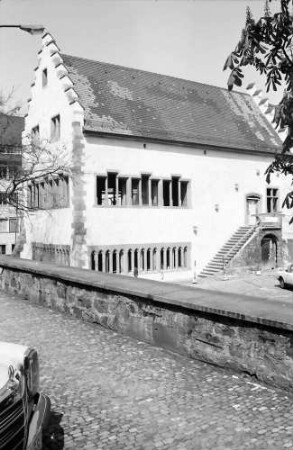 Freiburg: Gerichtslaube im Rathaushof, vor der Fertigstellung