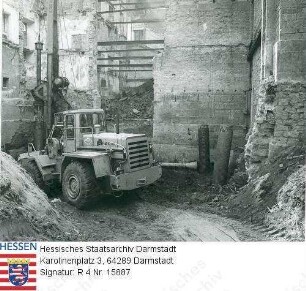 Darmstadt, Ausbau des ehemaligen Mollertheaters zum Haus der Geschichte / Innenbereich mit Baufahrzeug