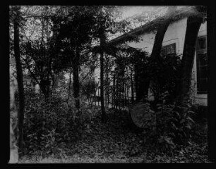 Ohne Titel (Seitenansicht des Elternhauses)