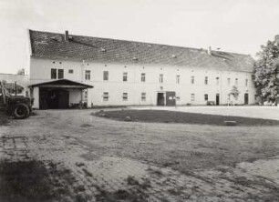 Brabschütz-Podemus, Podemuser Ring 1. Bauernhof (bez. 1793). Wohnstallhaus (bez. 1800)