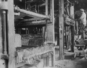 Steinsägen (Gattersäge) : Technikgeschichte | Technik und Wirtschaft | Steinbearbeitung