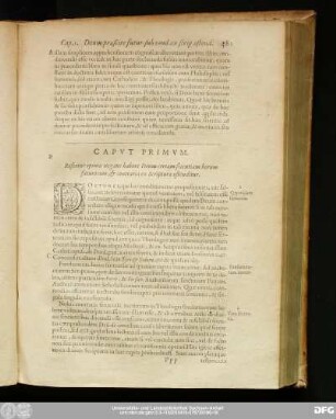 Caput Primum. Refertur opinio negans habere Deum certam scientiam horum futurorum, & contraria ex Scriptura ostenditur.