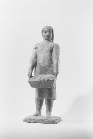 Wäscherin : Wäscherin. Ton; Höhe 38 cm (1947; W. Arnold)