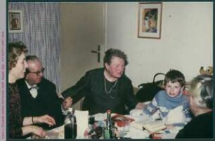 Elisabeth und Adam Selbert mit Schwiegertochter und Enkel