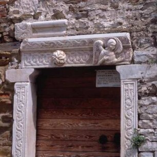Vlachernen-Kirche bei Arta. Portallaibung, Marmor, M 13. FR 11.5.84