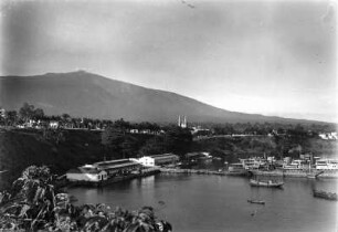 Hafen und Stadt : Blick auf Hafen und die Stadt Malabo.