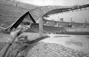 München: Olympiastadion mit Dachkonstruktion