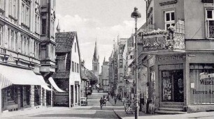 Bruchstraße. Detmold, Blick vom Bruchberg zum Marktplatz, im Hintergrund die Martin-Luther-Kirche