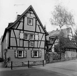 Schwalbach, Hauptstraße 2, Hauptstraße 4
